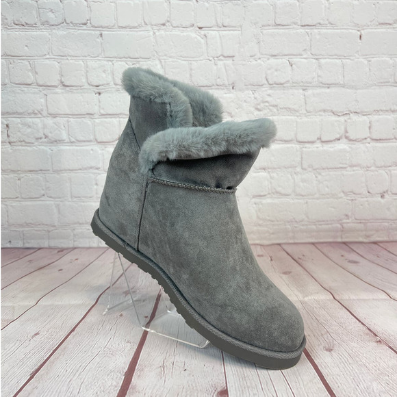 Cushionaire Kenzie Cozy Hidden Wedge Gray Boots Women’s Size 9 - Picture 2 of 11
